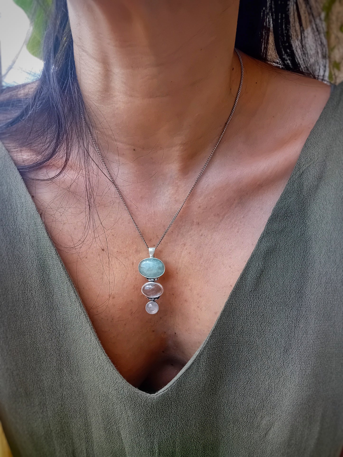 Triple stones unique pendant