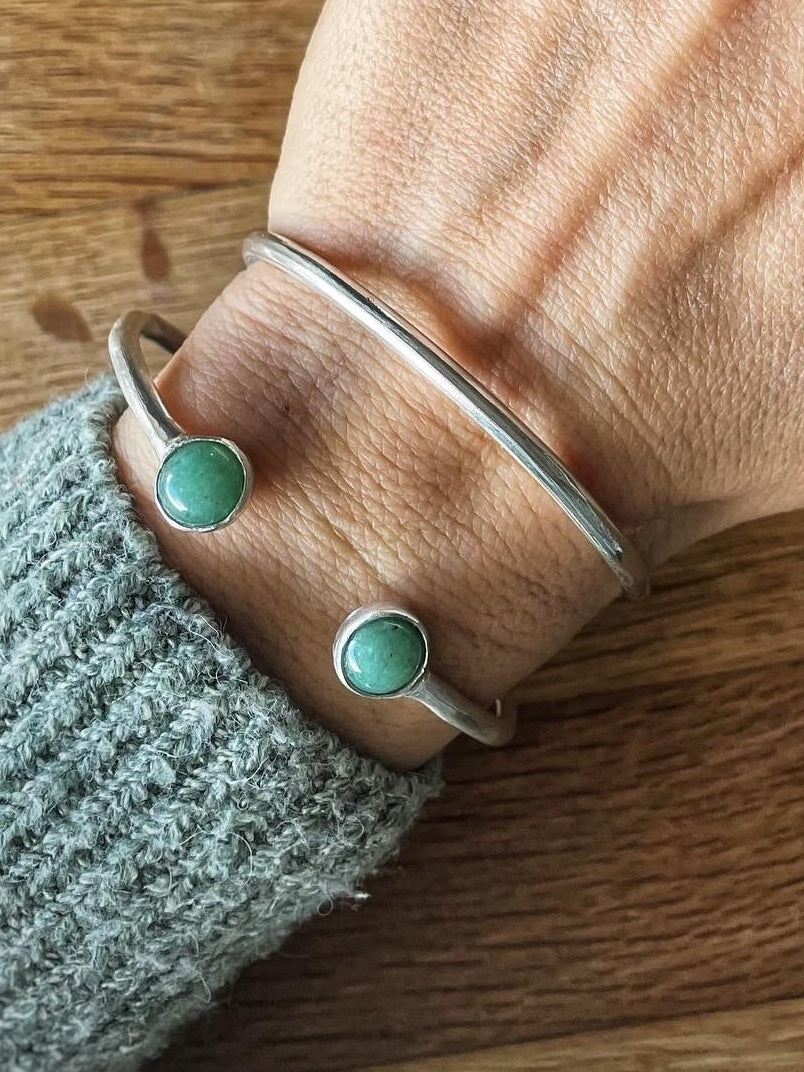 Aventurine stones open bangle
