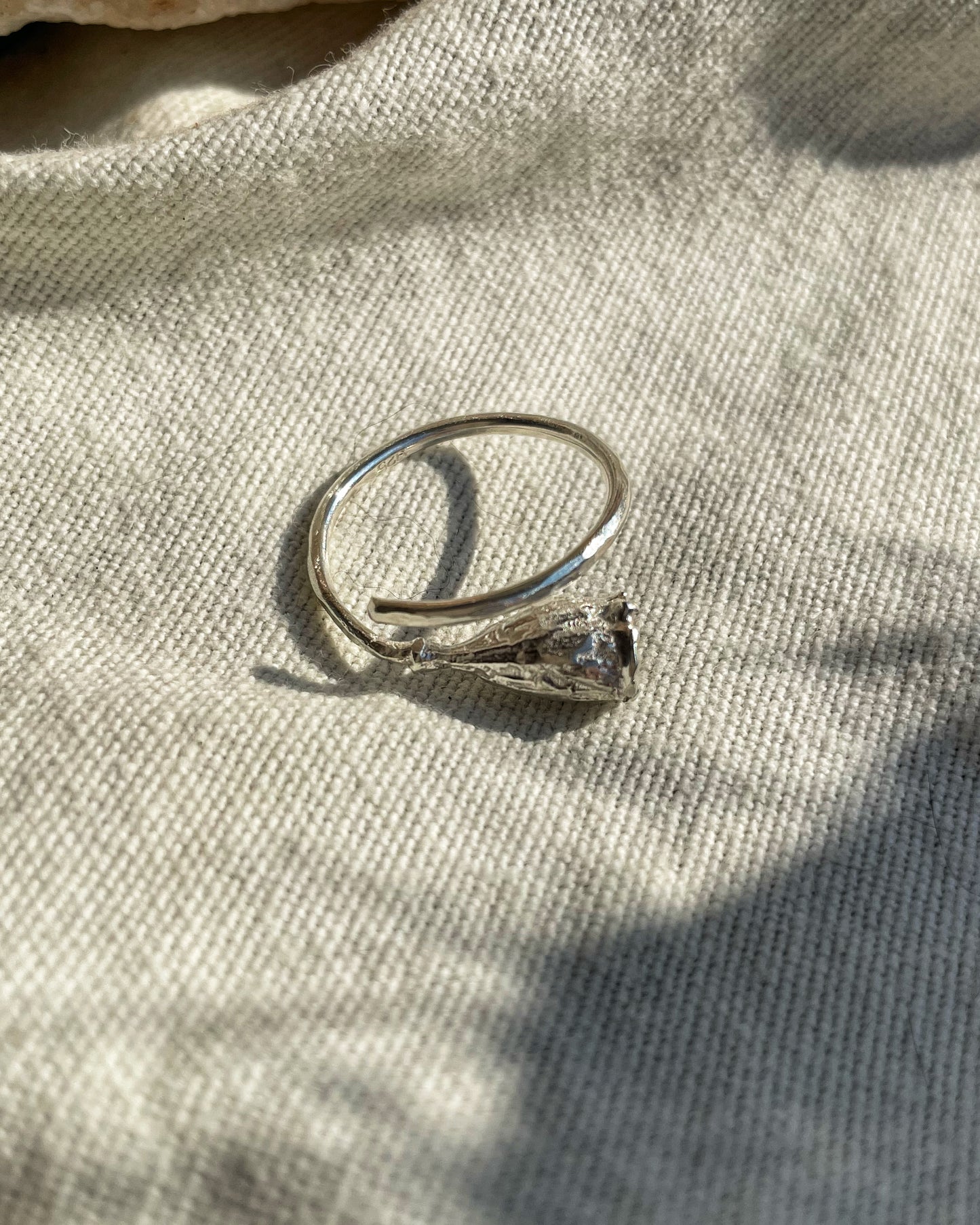 Poppy seed ring