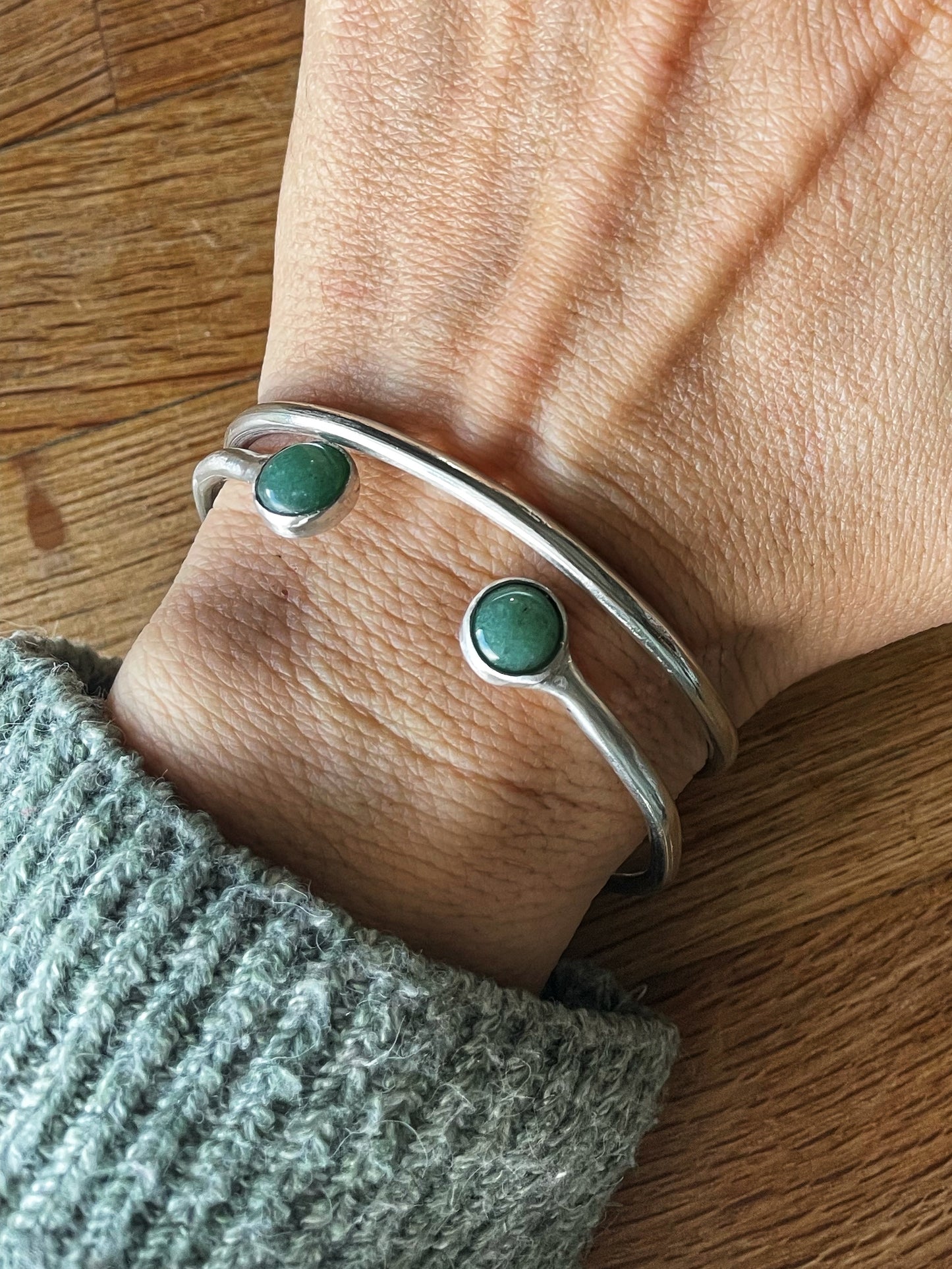 Aventurine stones open bangle