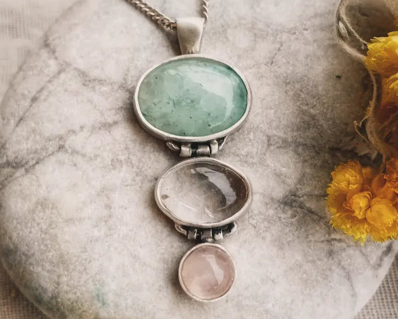 Triple stones unique pendant