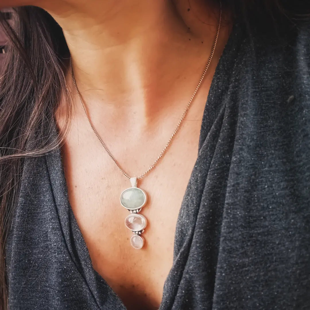 Triple stones unique pendant