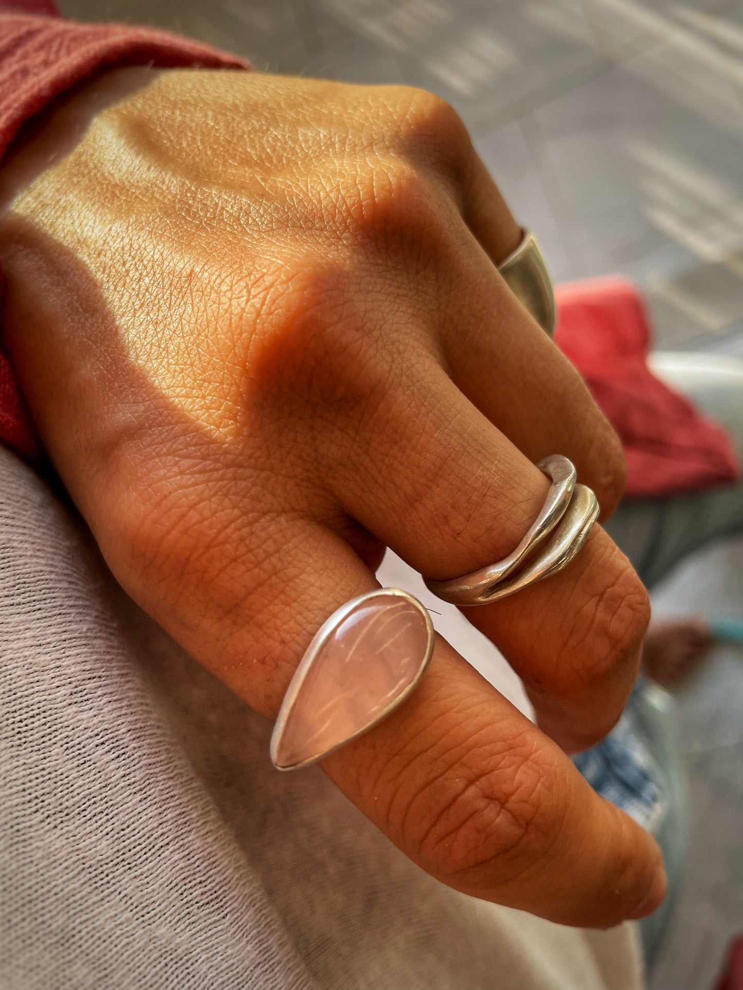 Rose quartz silver ring