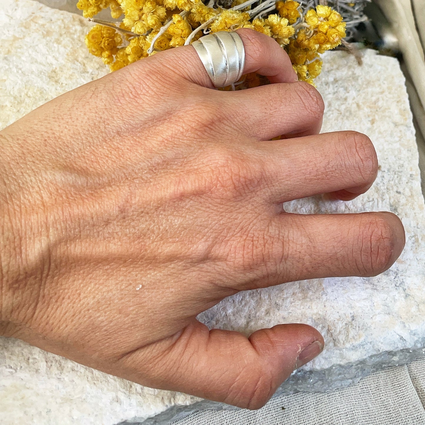 Double chevalier ring