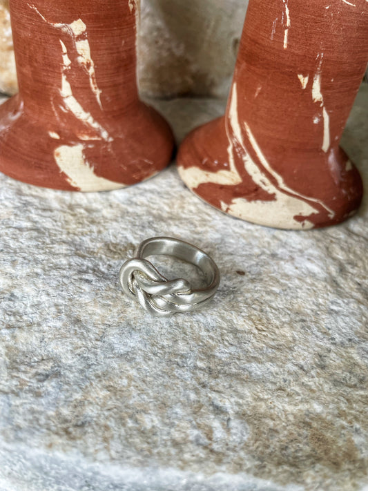 Knot silver ring
