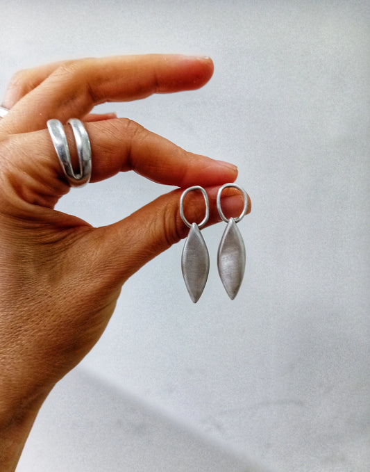 Dancing silver earrings