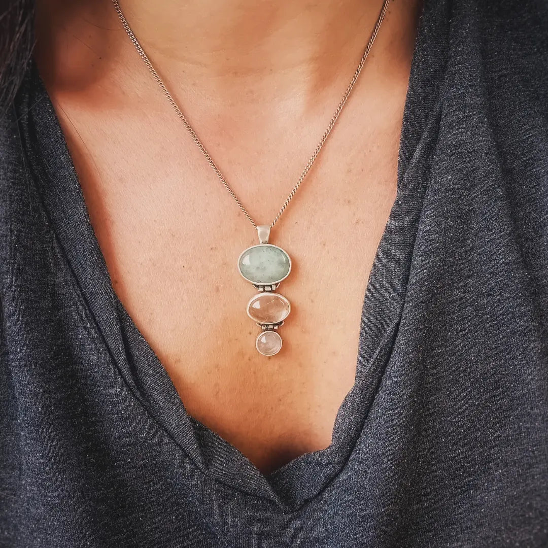 Triple stones unique pendant