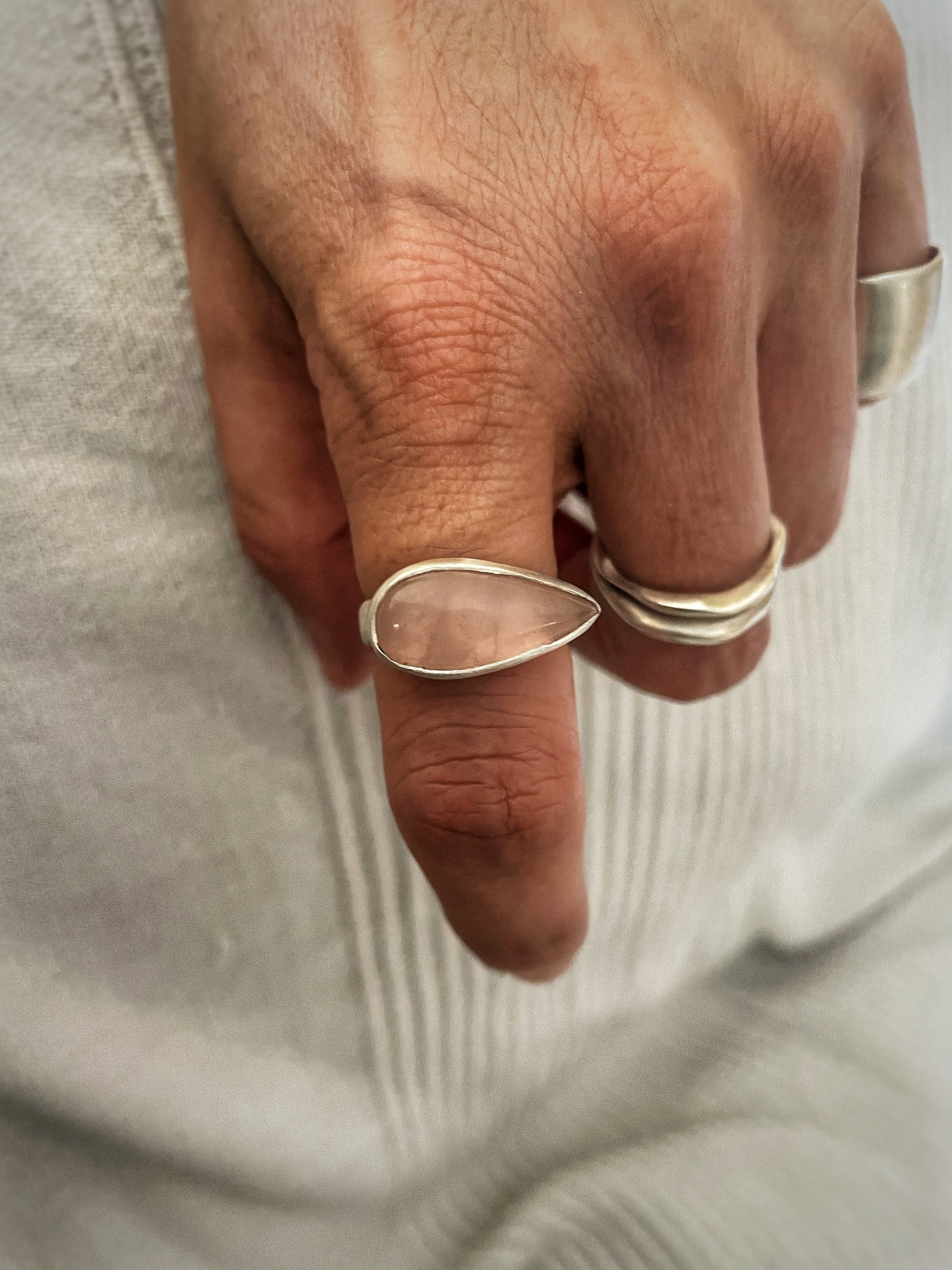 Rose quartz silver ring