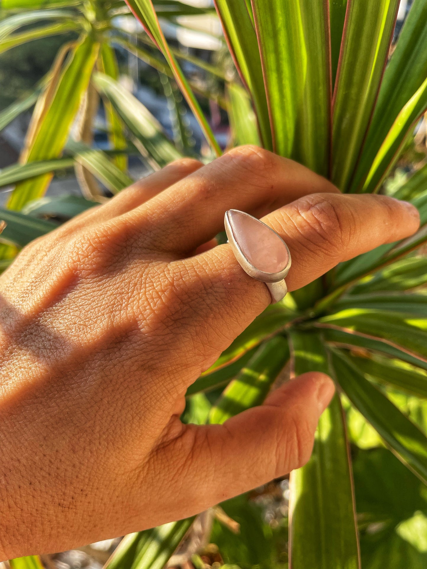 Rose quartz silver ring