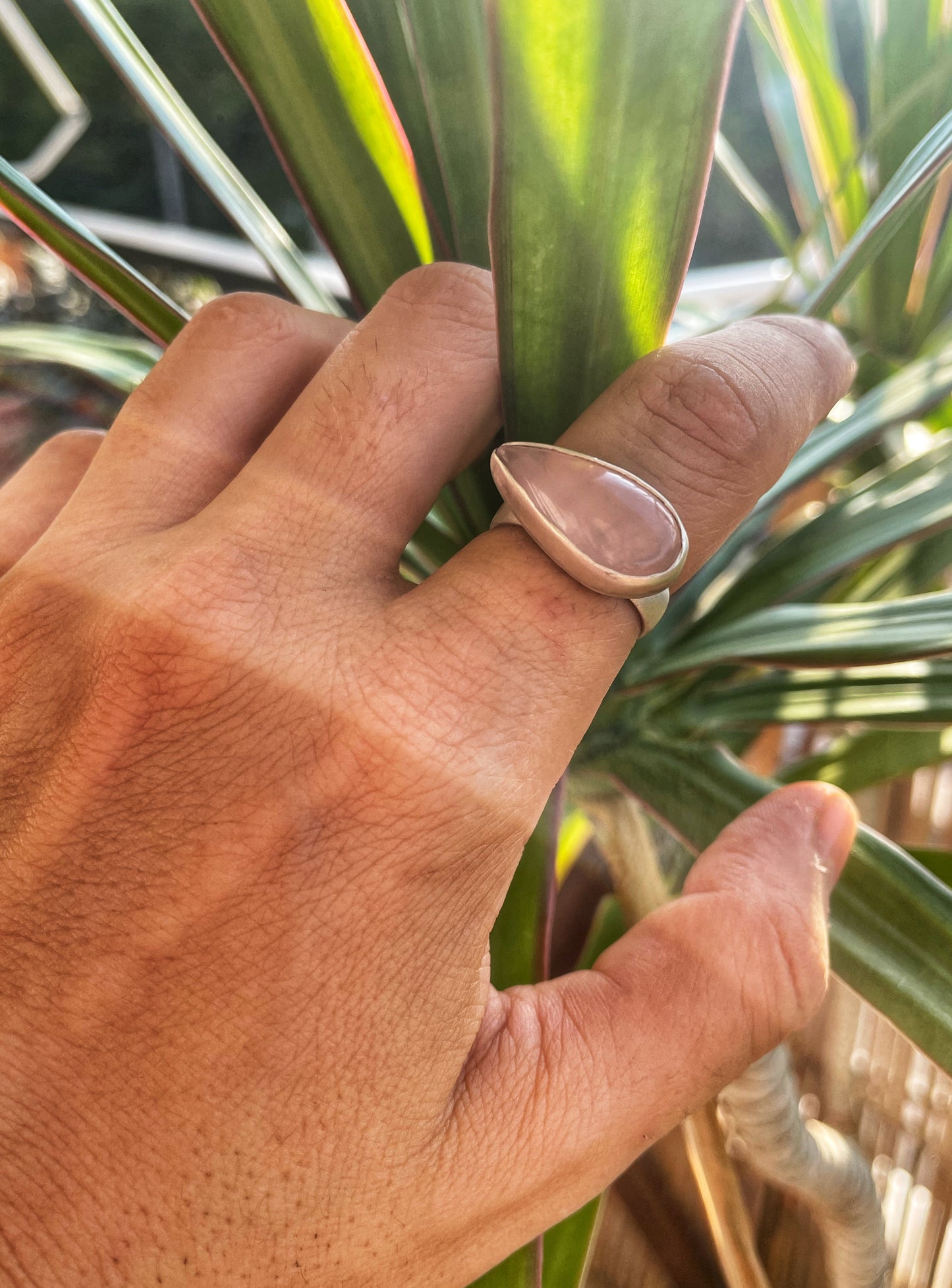 Rose quartz silver ring