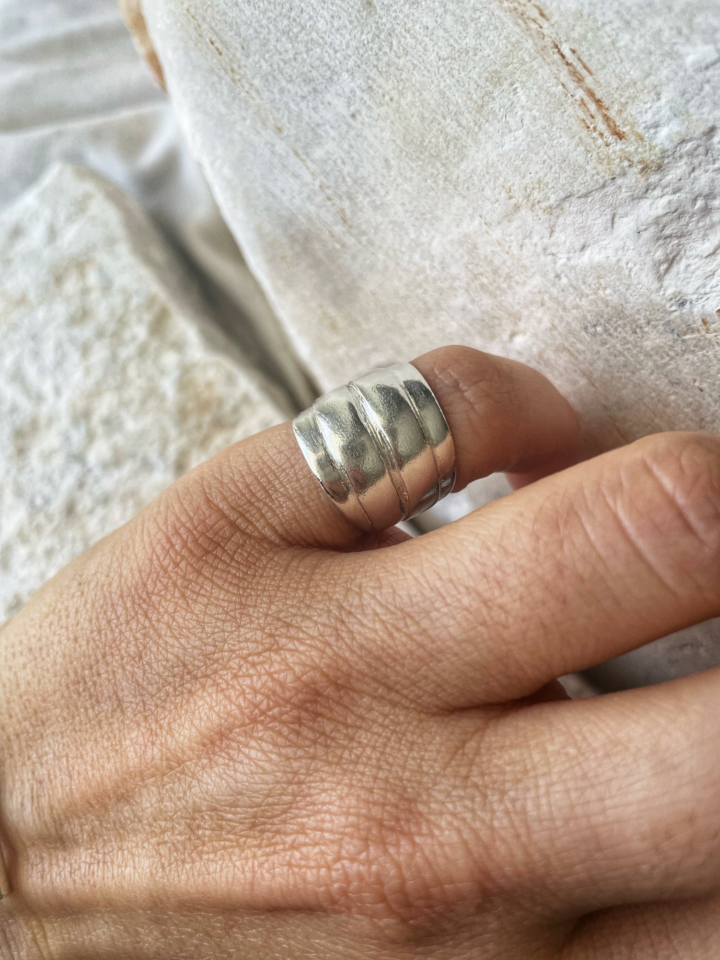 Double chevalier ring