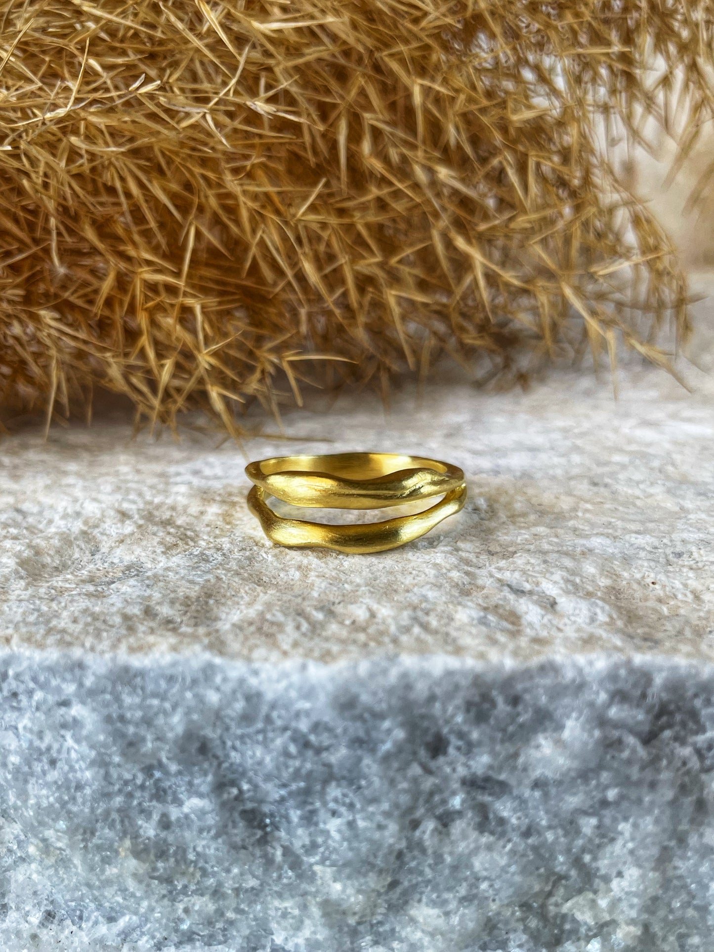 Wave gold ring