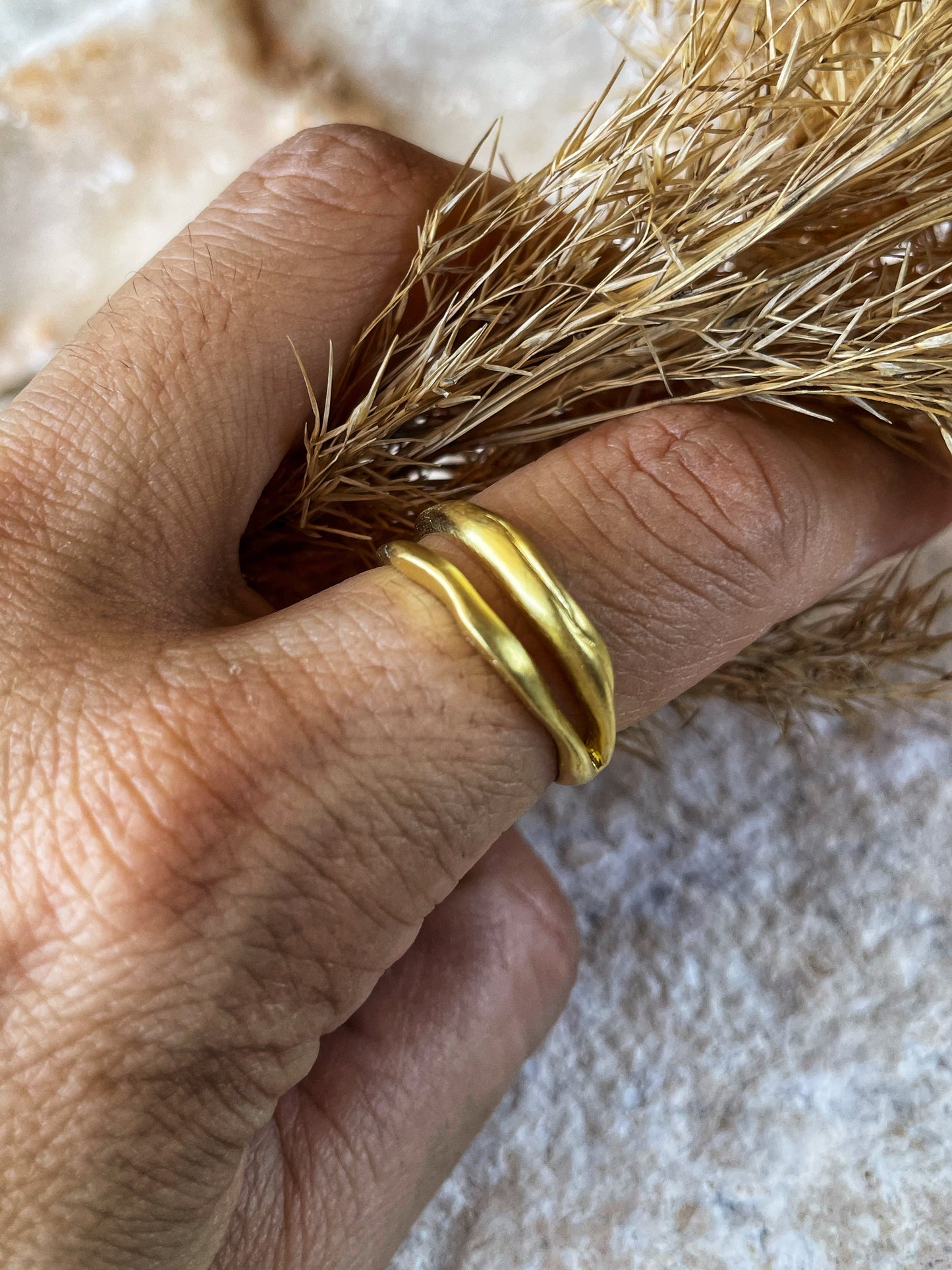 Wave gold ring