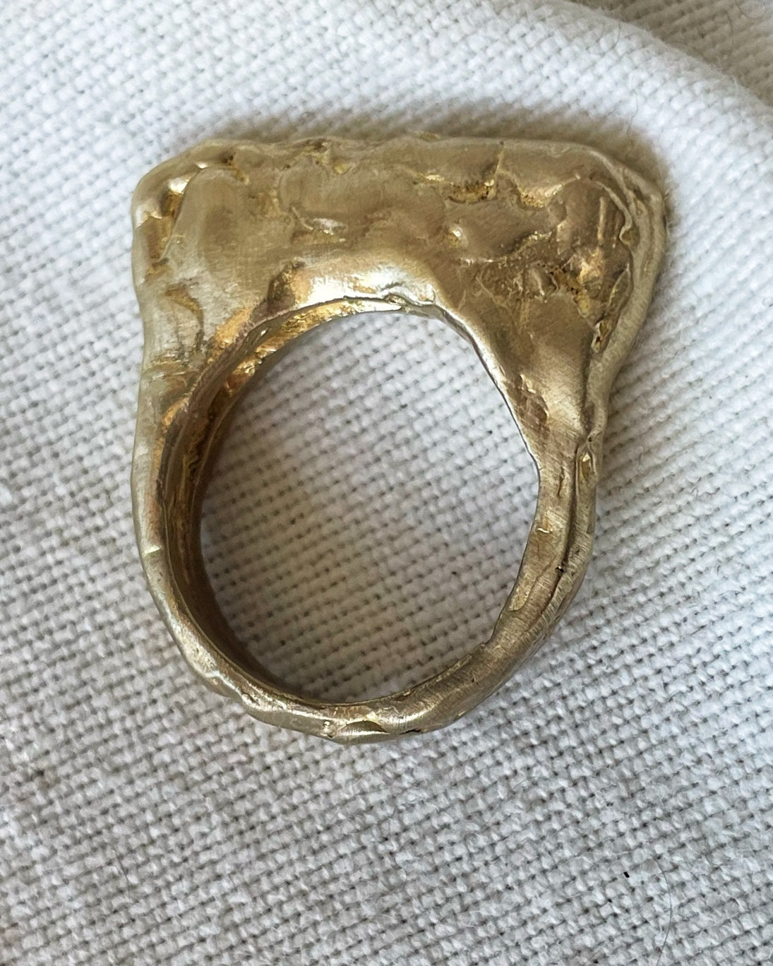 Hera ring