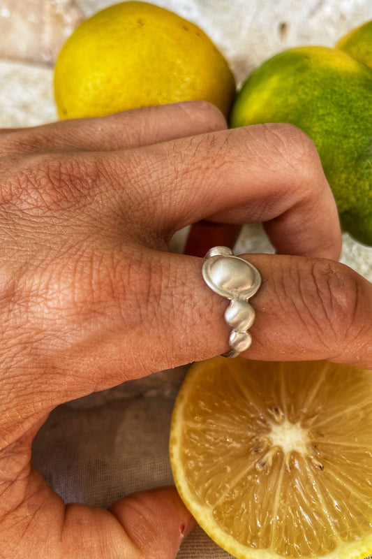 Kleio twin silver ring