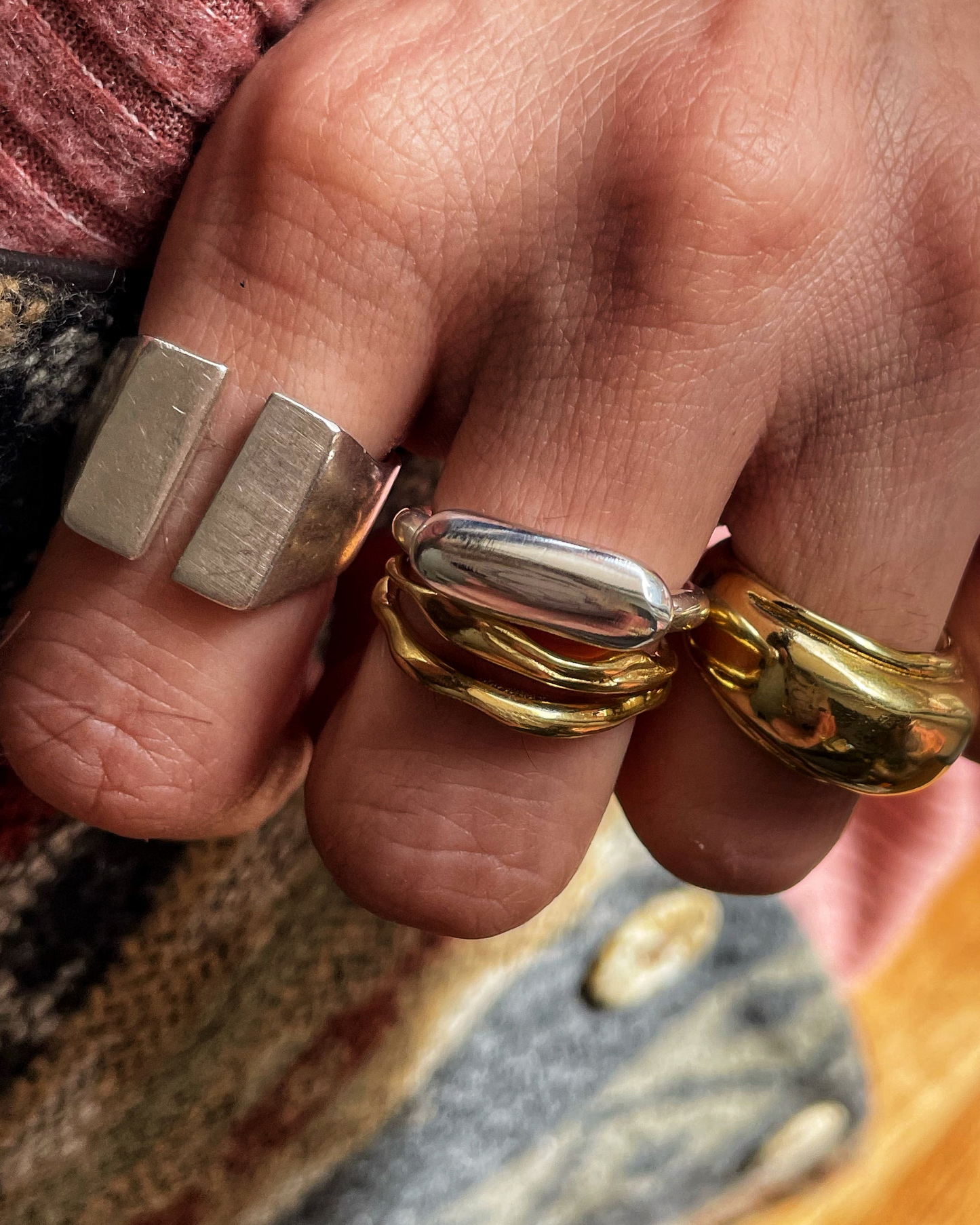 Wave gold ring
